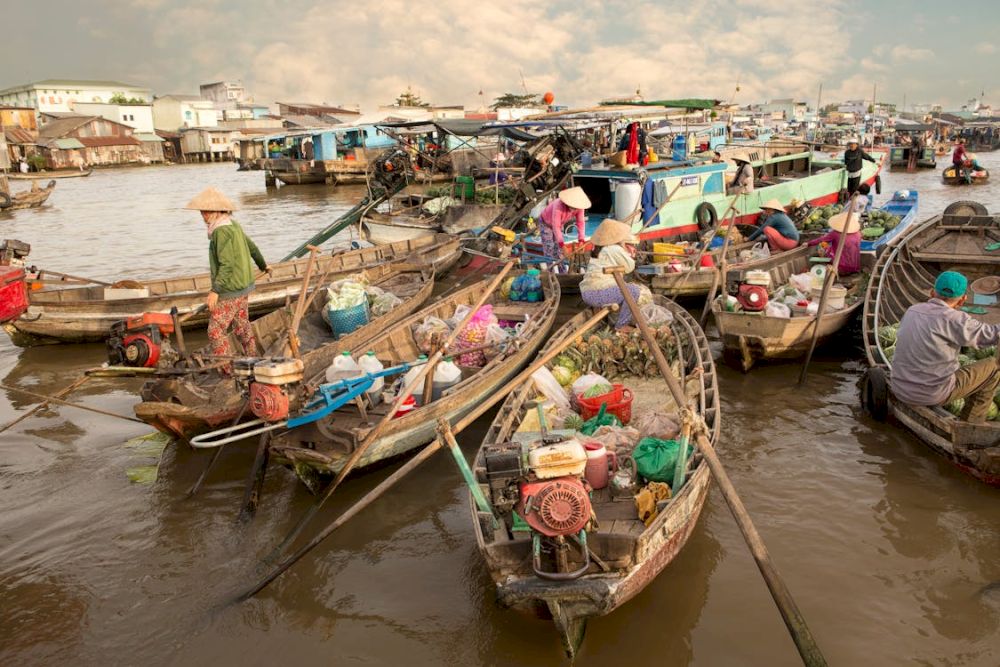 Chợ nổi Cái Răng là nét văn hóa đặc sắc của miền Tây.