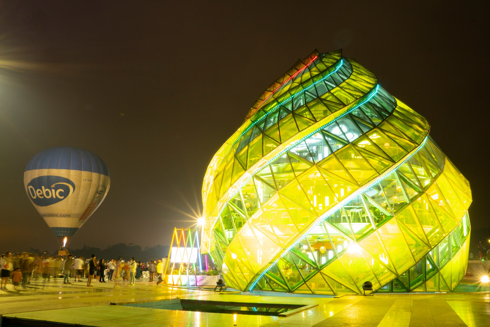Quảng trường Lâm Viên là tọa độ check-in quốc dân tại Đà Lạt.